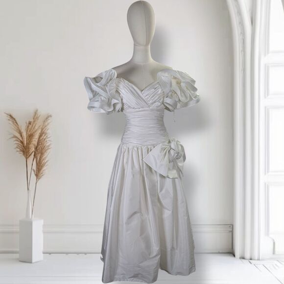 Vintage 80s Julie Duroche White Satin Wedding Formal Dress Size 2 Off Shoulder Vintage 80s Julie Duroche White Satin Wedding Formal Dress Size 2 Off Shoulder